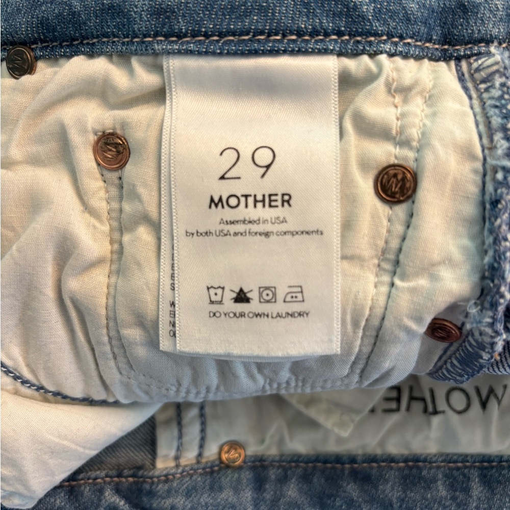 MOTHER High-Rise Light Blue Jeans with Embroidered Yellow Leopard - Picture 3 of 10